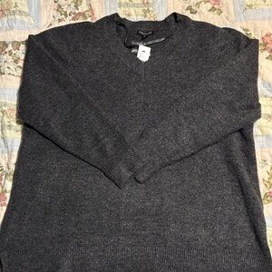 NWT Women’s Gray V Neck Sweater